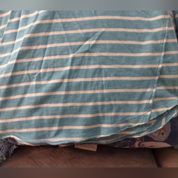 Size small NWOT striped blue-greenish top laced and beaded pretty sleeves - Picture 4 of 4